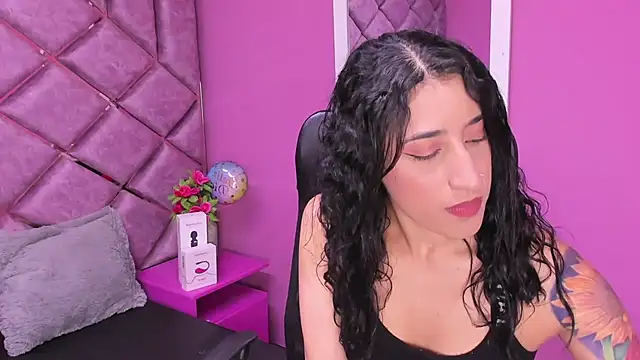 Snapshot of Eimy_Sexy_ chatting on 03.18.25 Eimy Sexy  online show from 03.18.25