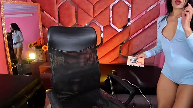 Snapshot of Eimy_Sexy_ chatting on 10.29.25 Eimy Sexy  online show from 10.29.25