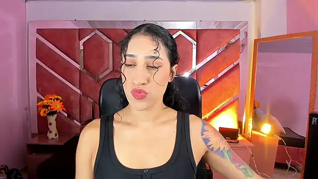 Snapshot of Eimy_Sexy_ chatting on 05.21.26 Eimy Sexy online show from 05.21.26