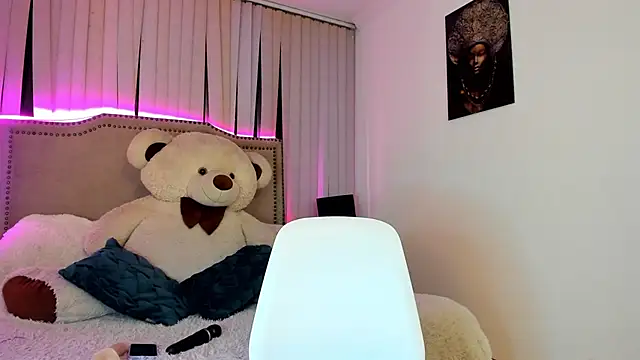 Valentina Se online show from 12.18.24