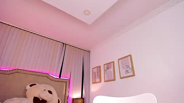 Valentina Se online show from 03.04.25