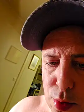 HeteroHotGuy1 online show from 01.04.25