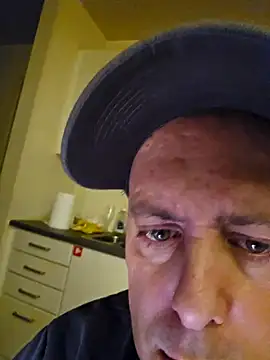 HeteroHotGuy1 online show from 01.14.25