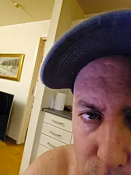 HeteroHotGuy1 online show from 01.16.25