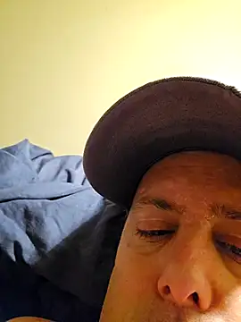 HeteroHotGuy1 online show from 01.29.25