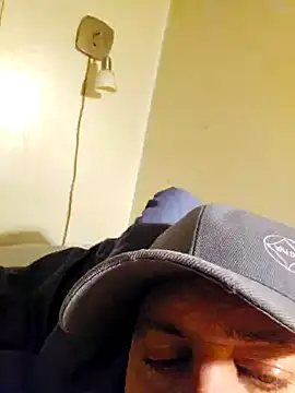 HeteroHotGuy1 online show from 01.30.25