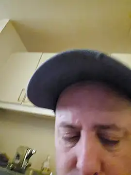 HeteroHotGuy1 online show from 02.14.25