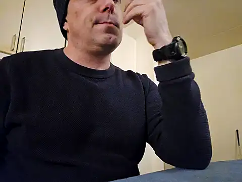 HeteroHotGuy1 online show from 02.17.25