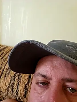 HeteroHotGuy1 online show from 03.23.25