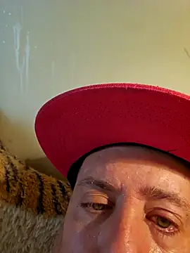 HeteroHotGuy1 online show from 09.17.25