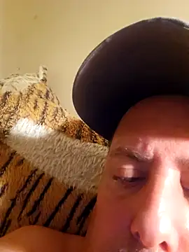 HeteroHotGuy1 online show from 10.03.25