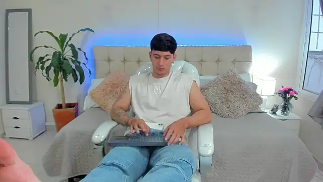 Damian23   online show from 01.10.25