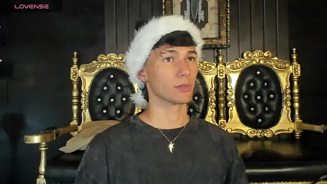 Snapshot of Alexx_tc chatting on 12.27.24 Alexx tc online show from 12.27.24