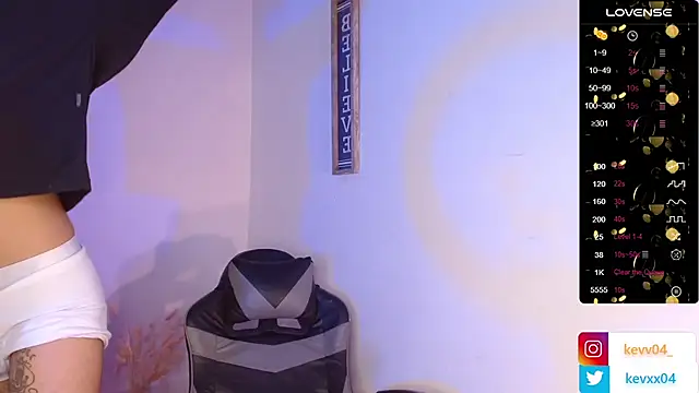 Snapshot of Alexx_tc chatting on 10.28.25 Alexx tc online show from 10.28.25