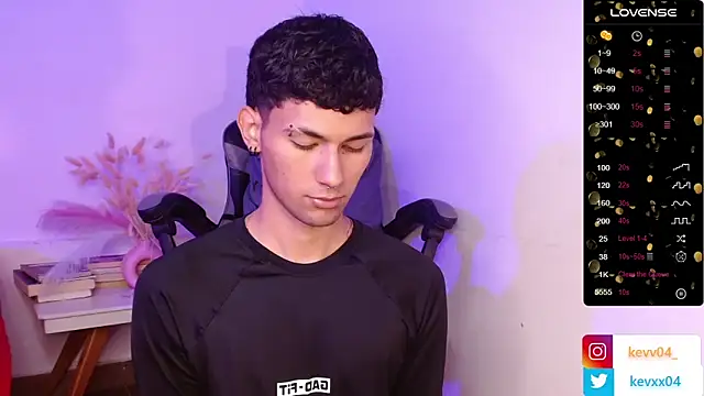 Snapshot of Alexx_tc chatting on 10.30.25 Alexx tc online show from 10.30.25