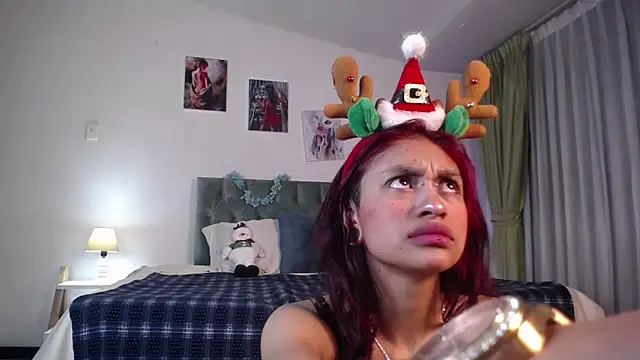 Snapshot of Kat_cute_ chatting on 12.14.24 Kat cute online show from 12.14.24