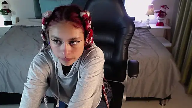 Snapshot of Kat_cute_ chatting on 12.23.24 Kat cute online show from 12.23.24