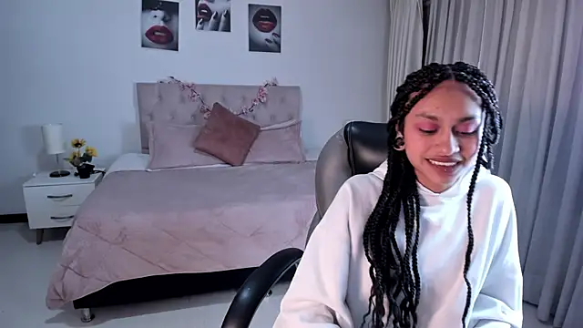 Snapshot of Kat_cute_ chatting on 01.24.25 Kat cute online show from 01.24.25