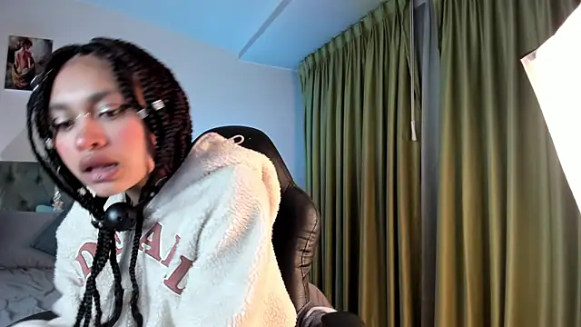 Snapshot of Kat_cute_ chatting on 01.29.25 Kat cute online show from 01.29.25