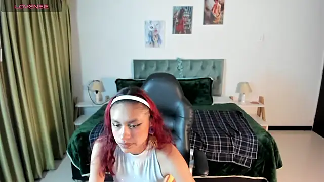 Snapshot of Kat_cute_ chatting on 03.05.25 Kat cute online show from 03.05.25