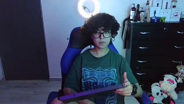 thomascooper7 online show from 09.26.25