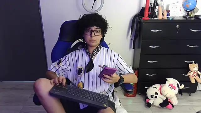 thomascooper7 online show from 04.18.26