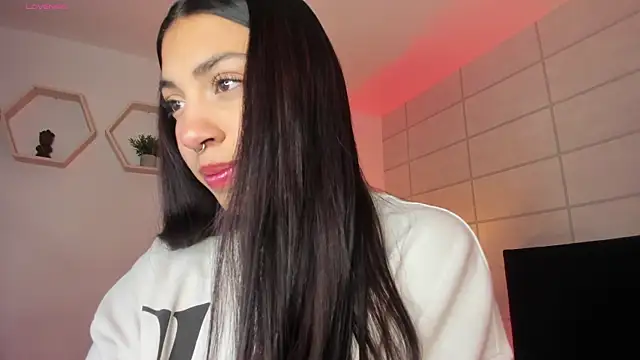 Snapshot of Christine_Laam chatting on 09.16.25 Christine Laam online show from 09.16.25