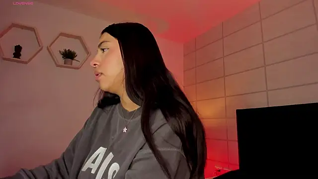 Snapshot of Christine_Laam chatting on 09.19.25 Christine Laam online show from 09.19.25