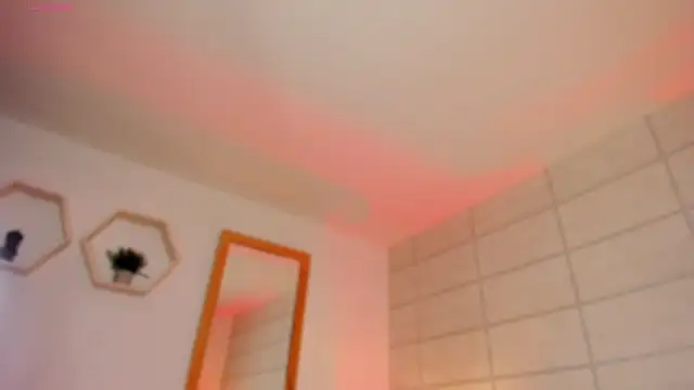 Snapshot of Christine_Laam chatting on 09.24.25 Christine Laam online show from 09.24.25