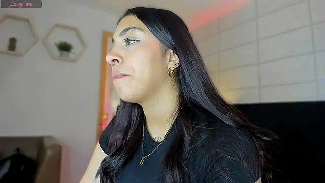 Snapshot of Christine_Laam chatting on 09.29.25 Christine Laam online show from 09.29.25