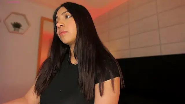 Snapshot of Christine_Laam chatting on 10.03.25 Christine Laam online show from 10.03.25