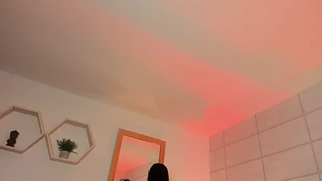 Snapshot of Christine_Laam chatting on 10.10.25 Christine Laam online show from 10.10.25