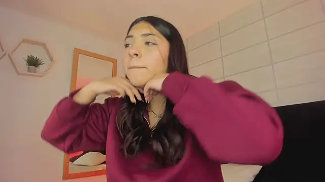 Snapshot of Christine_Laam chatting on 10.29.25 Christine Laam online show from 10.29.25