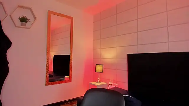 Snapshot of Christine_Laam chatting on 01.19.26 Christine Laam online show from 01.19.26