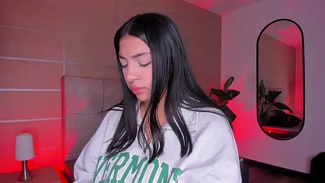 Snapshot of Christine_Laam chatting on 02.10.26 Christine Laam online show from 02.10.26