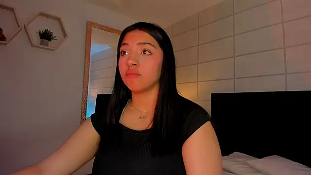 Snapshot of Christine_Laam chatting on 02.14.26 Christine Laam online show from 02.14.26