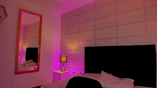 Snapshot of Christine_Laam chatting on 02.20.26 Christine Laam online show from 02.20.26