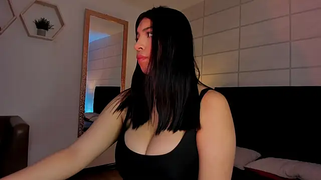 Snapshot of Christine_Laam chatting on 02.25.26 Christine Laam online show from 02.25.26