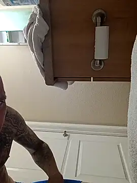 Snapshot of huego79 chatting on 09.30.25 huego79 online show from 09.30.25