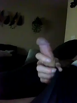 Snapshot of huego79 chatting on 11.02.25 huego79 online show from 11.02.25