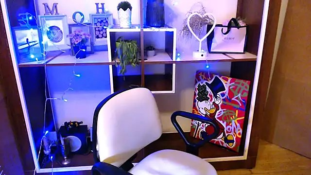 LaimaV  online show from 12.26.24