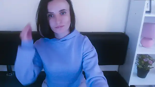 LaimaV  online show from 01.05.25