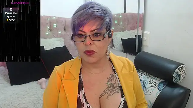 Snapshot of Grecia_Horny chatting on 01.07.25 Grecia Horny online show from 01.07.25
