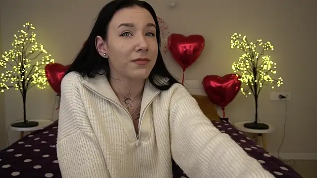 NikkiGoldSide online show from 02.15.25