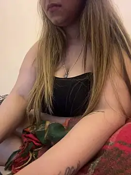 Snapshot of maskinamy chatting on 12.22.24 maskinamy online show from 12.22.24