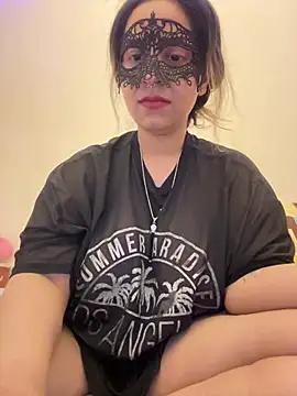 Snapshot of maskinamy chatting on 12.29.24 maskinamy online show from 12.29.24