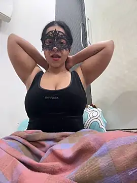 Snapshot of maskinamy chatting on 03.19.25 maskinamy online show from 03.19.25