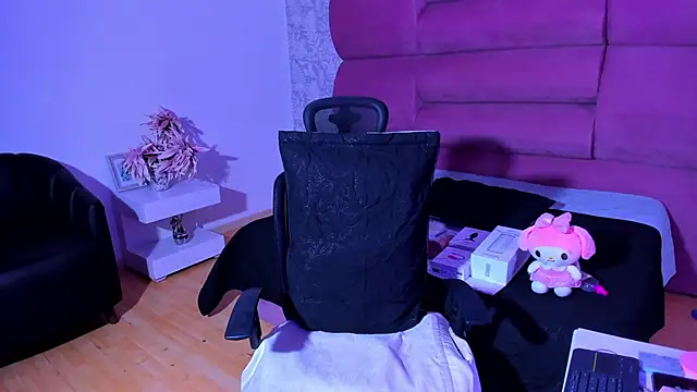 melodybonss  online show from 12.18.24