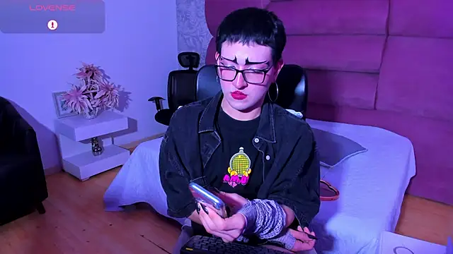 melodybonss  online show from 12.22.24