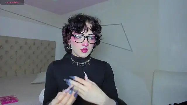 melodybonss  online show from 10.12.25